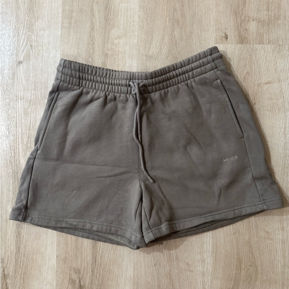 Aritzia Cozy Sweatfleece Boyfriend Mid-thigh Short